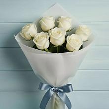 Букет 7 Белых роз Эдлесс Лав в Новый Быт