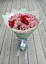 Букет цветов из:  Альстромерии в Новый Быт