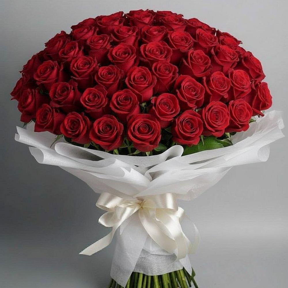 Букет 101 Красная роза Блэк Мэджик в Новый Быт