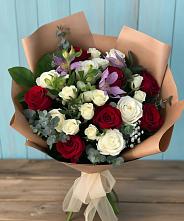 Букет цветов из:  Розы и Альстромерии в Новый Быт