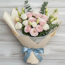 Букет цветов из:  Лизиантусы в Новый Быт