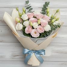 Букет цветов из:  Лизиантусы в Новый Быт