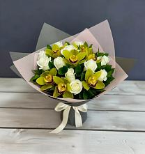 Букет цветов из:  Орхидеи и Розы в Новый Быт