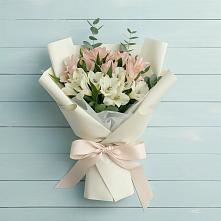 Букет цветов из:  Альстромерии в Новый Быт