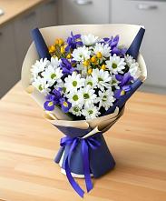 Букет цветов из:  Розы, Ирисы и Хризантемы в Новый Быт