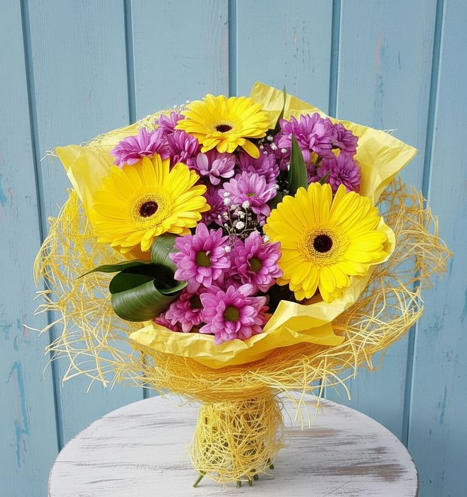 Букет цветов из: Хризантемы и Герберы в Новый Быт