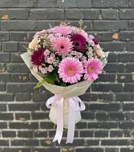 Букет цветов из:  Герберы и Хризантемы в Новый Быт