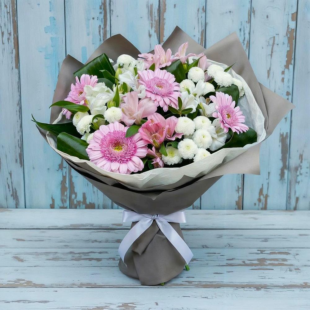 Букет цветов из: Герберы, Альстромерии и Хризантемы в Новый Быт