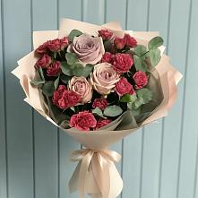 Букет цветов из:  Гвоздики и Розы в Новый Быт