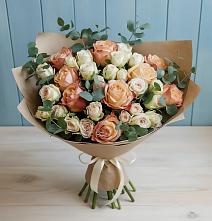 Букет цветов из:  Альстромерии и Розы в Новый Быт