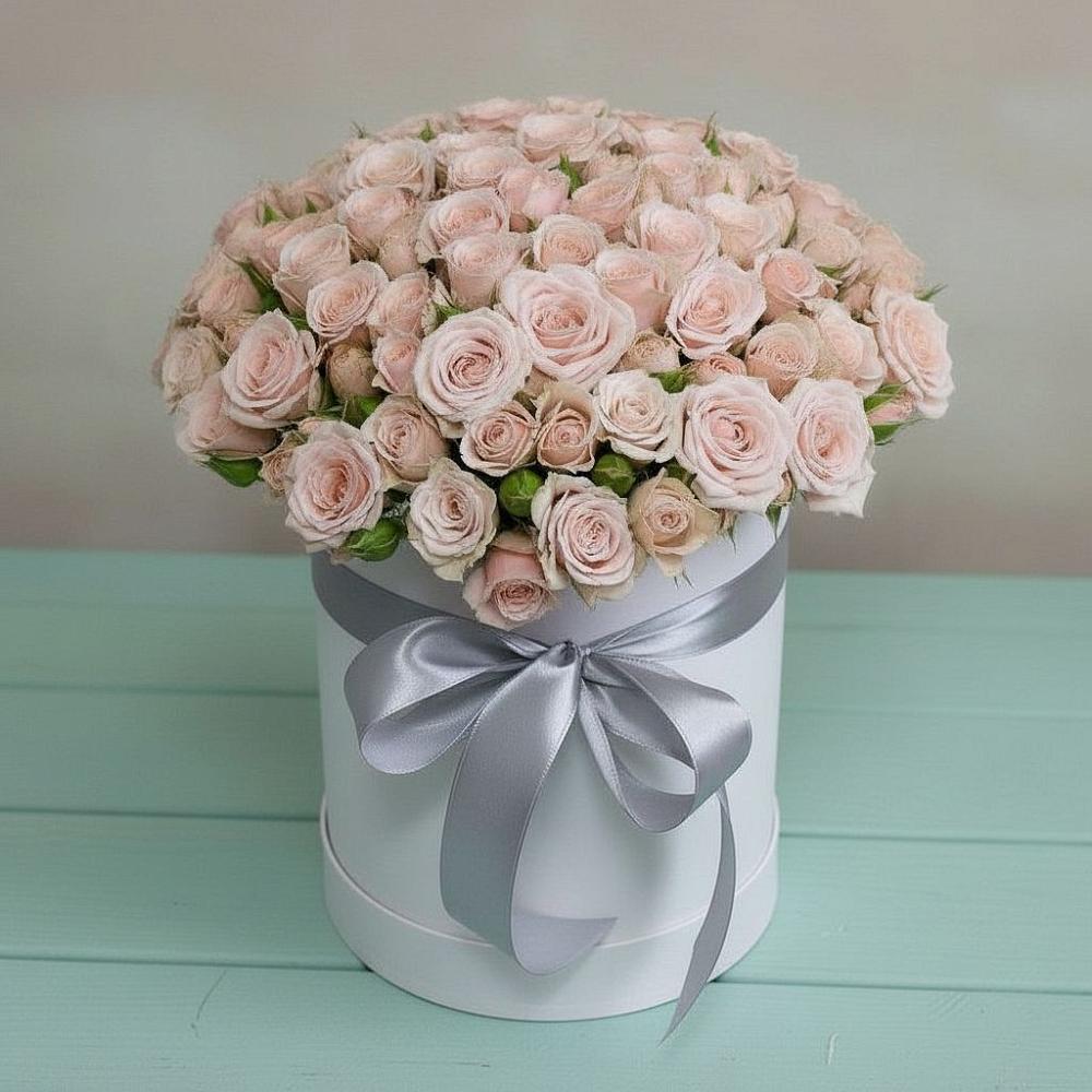 Цветочная композиция из Розы в шляпной коробке в Новый Быт